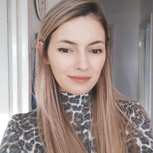 Roxana Carabas