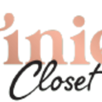 Dinnie's Closet logo