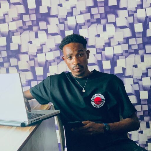 Favour Lee