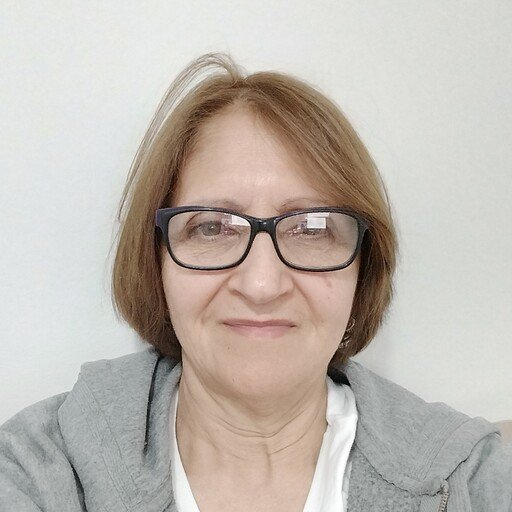 Ana Leon